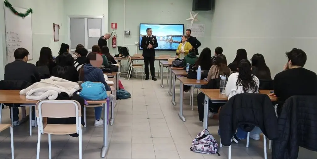 Gli studenti del "Rambaldi-De Fazio" di Lamezia incontrano i Carabinieri della Biodiversità  images Gli studenti del "Rambaldi-De Fazio" di Lamezia incontrano i Carabinieri della Biodiversità
