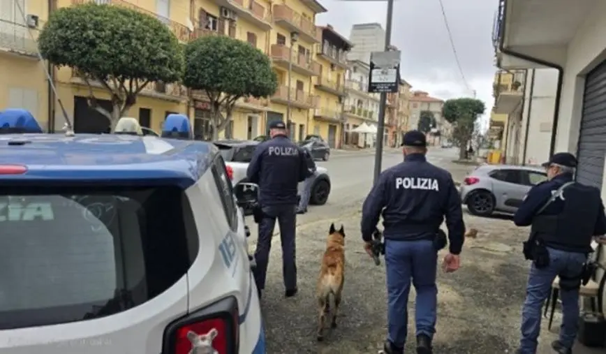images Crotone, la Polizia di Stato intensifica i controlli a Cutro e nelle frazioni del Comune