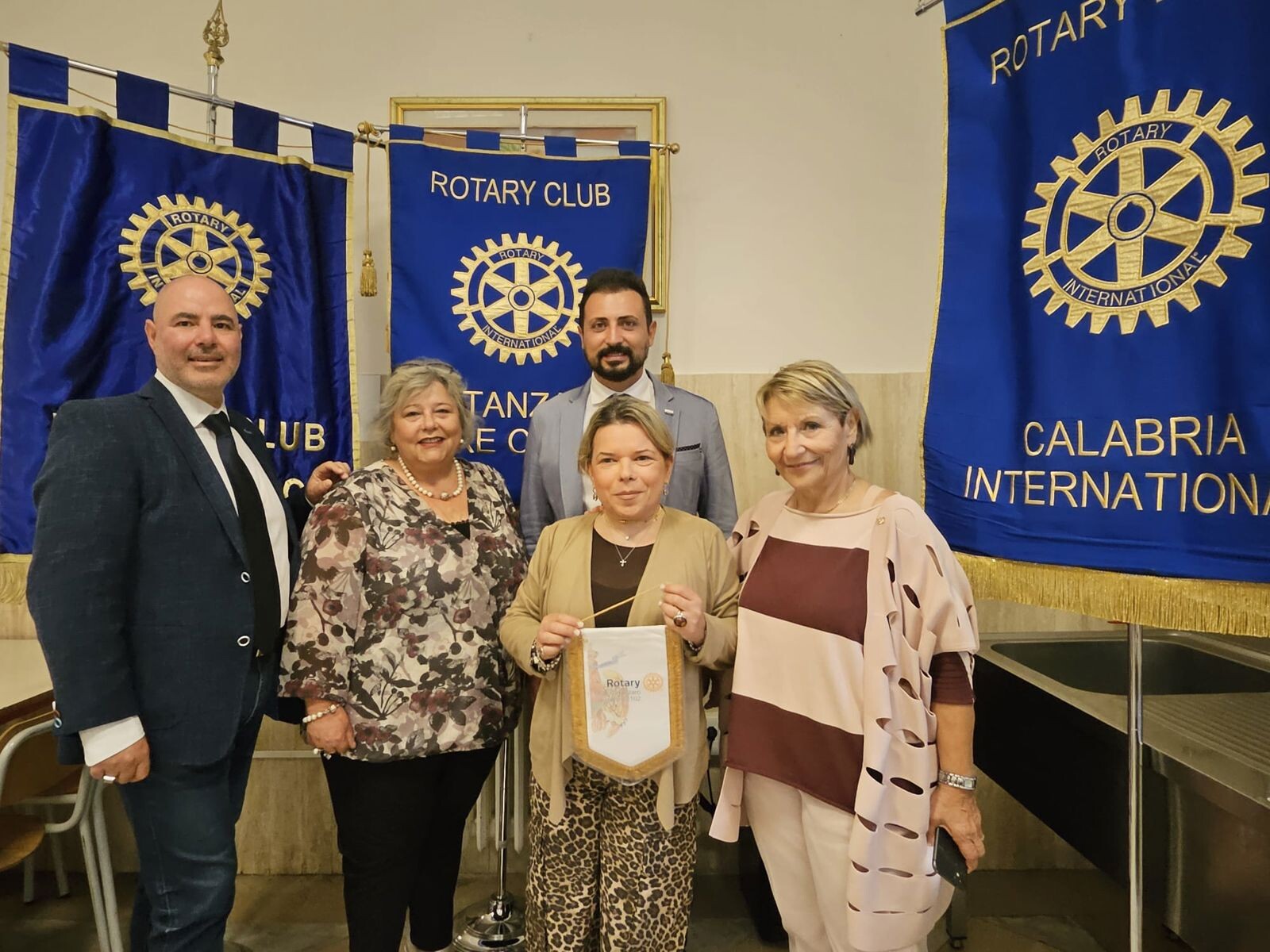 images &nbsp;Ambiente e sostenibilità, il Rotary installa un erogatore d’acqua filtrata al Convitto Galluppi&nbsp;&nbsp;
