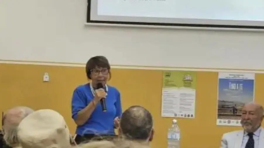 Amalia Bruni a Polla: "Essere donna, neuroscienziata e politica in Calabria significa affrontare sfide ancora troppo grandi" images Amalia Bruni a Polla: "Essere donna, neuroscienziata e politica in Calabria significa affrontare sfide ancora troppo grandi"