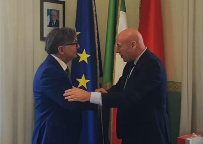Falbo (CCIA) incontra Voce, sindaco di Crotone: "Cooperazione e sostegno reciproco" images Falbo (CCIA) incontra Voce, sindaco di Crotone: "Cooperazione e sostegno reciproco"
