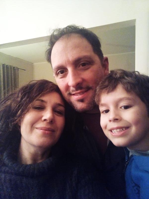 #iorestoacasa. La famiglia Mendicino canta Brunori Sas