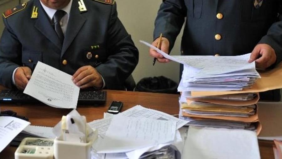 "Basso profilo". Assunzioni fittizie per le pulizie e disoccupazione divisa con le 'ndrine  images "Basso profilo". Assunzioni fittizie per le pulizie e disoccupazione divisa con le 'ndrine