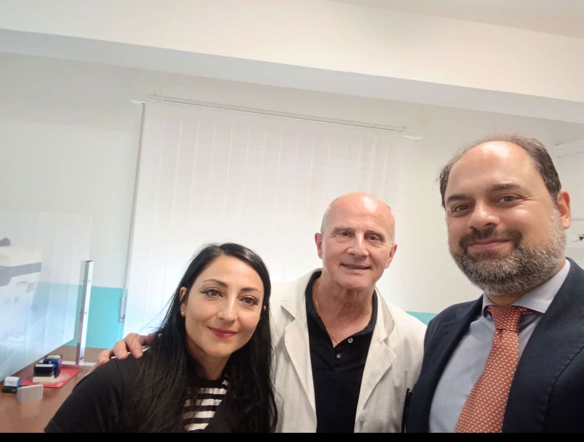 images Gasperina saluta il medico Pietro Guglielmo Mosca, in pensione dopo una vita al servizio della comunità