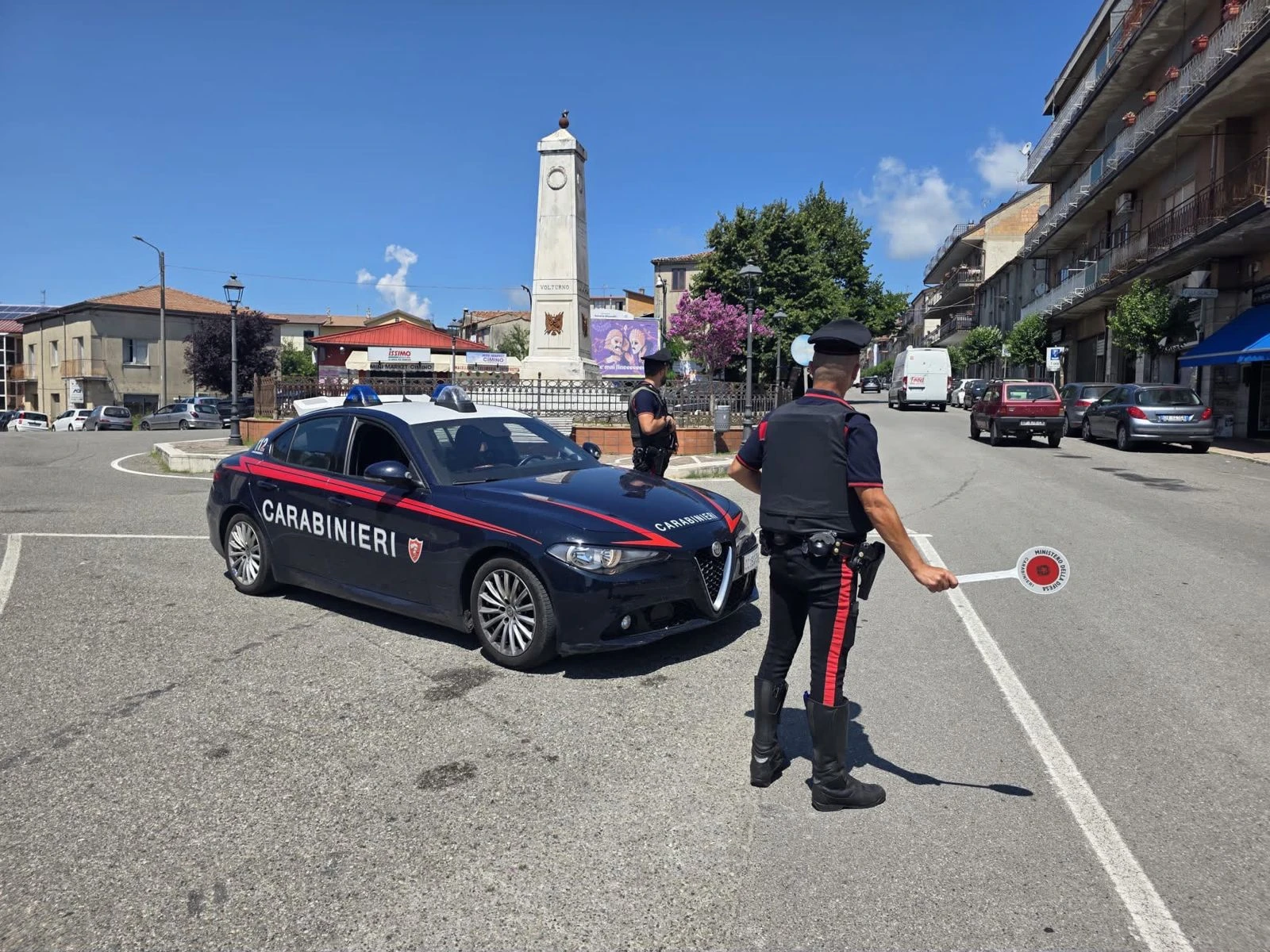 Soveria Mannelli, controlli dei carabinieri: 5 denunciati, droga sequestrata e 13 multe