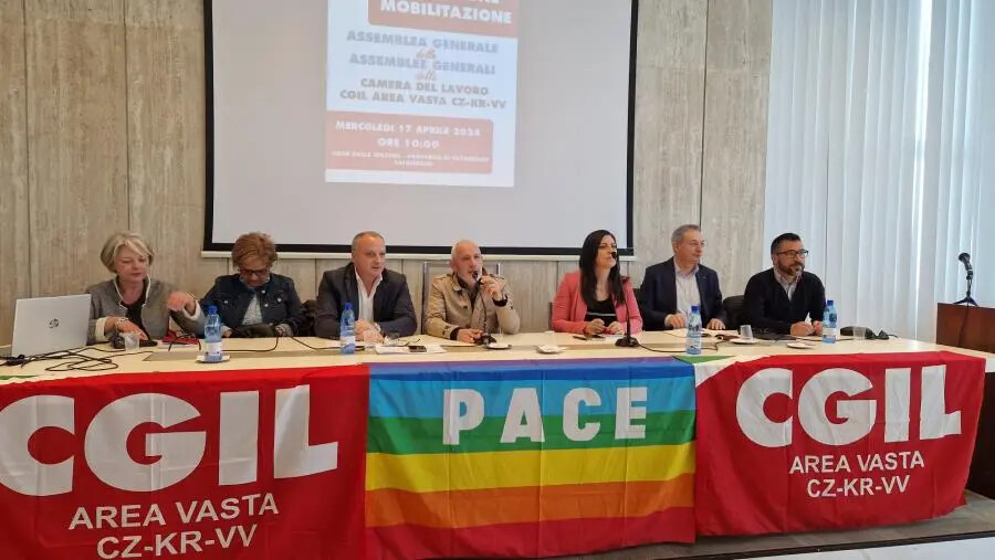 La Cgil pronta a mobilitarsi per salute, sicurezza, salari, lavoro: a Catanzaro una partecipata Assemblea generale images La Cgil pronta a mobilitarsi per salute, sicurezza, salari, lavoro: a Catanzaro una partecipata Assemblea generale