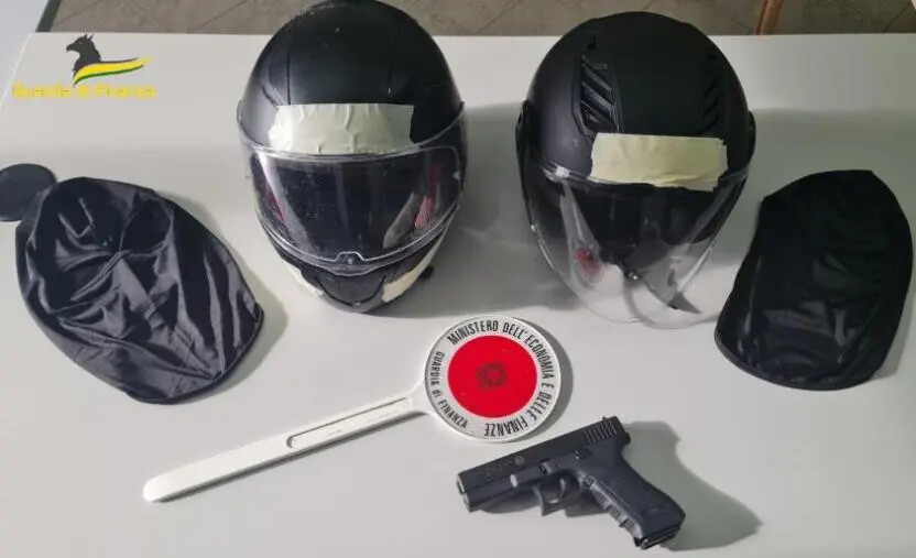 images Tentata rapina in una tabaccheria del Cosentino: 2 arresti