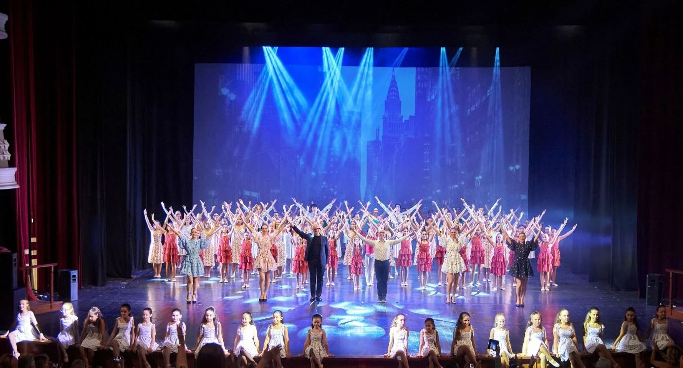 Applausi a scena aperta per "L'Amour et la Danse": lo spettacolo di fine anno della Scuola di Ballo del Politeama di Catanzaro 