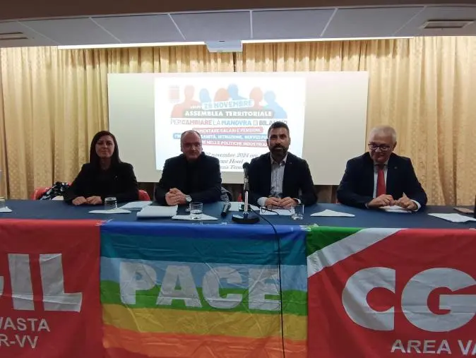 images Verso lo sciopero del 29 novembre, assemblea territoriale della Cgil Area Vasta Cz-Kr-Vibo a Lamezia 