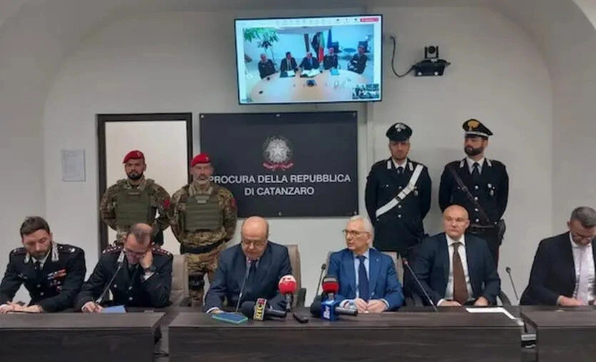 I tentacoli della cosca Arena sul territorio nazionale: a Crotone 15 rinvii a giudizio
