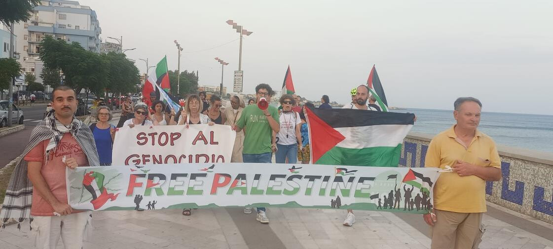 images Catanzaro, si scende in piazza per la manifestazione “La fine del genocidio è la fine del sionismo”