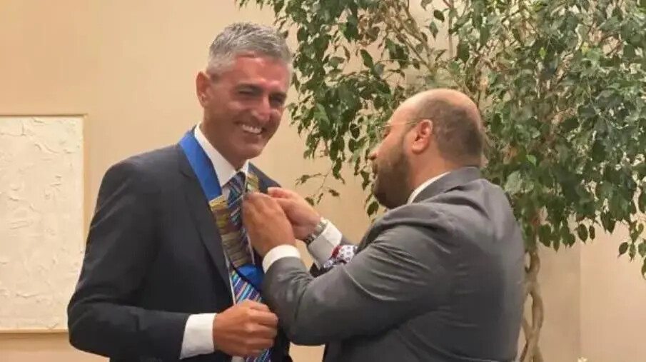 images Passaggio di consegne al Rotary Club Catanzaro Tre Colli: Carlo Comito passa il collare a Giuseppe Caputo