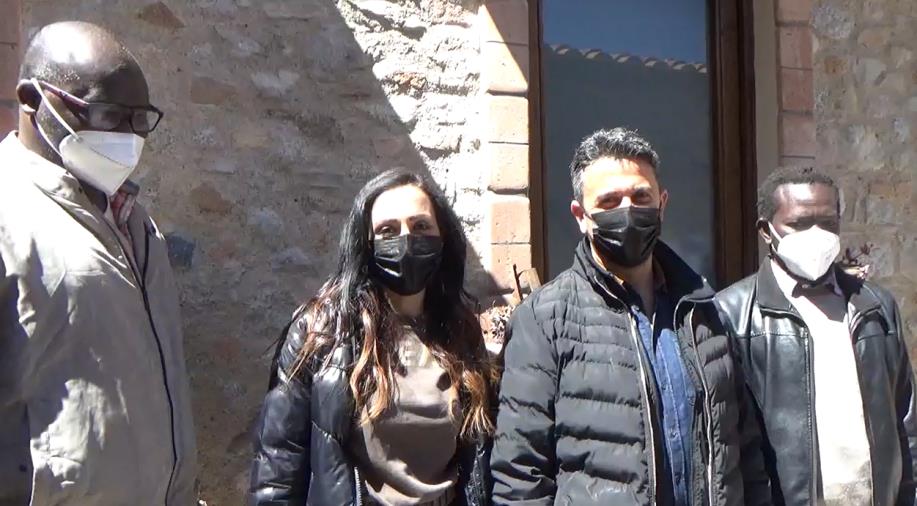 Camini Eurocoop Jungi Mundu lancia il crowdfunding solidale “Fuori dal buio” per la sicurezza dei braccianti sulle strade images Camini Eurocoop Jungi Mundu lancia il crowdfunding solidale “Fuori dal buio” per la sicurezza dei braccianti sulle strade