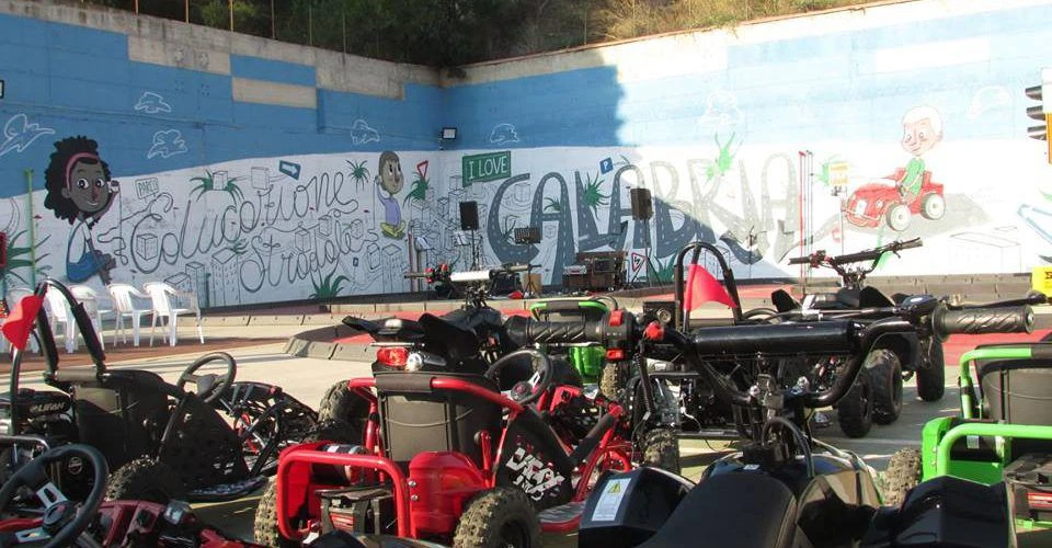 Cropani, svaligiato bene confiscato: rubate bici, veicoli e hard disk