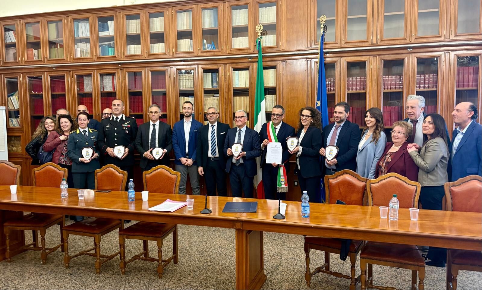 images Conferito in Prefettura a Catanzaro il titolo di “Città” al Comune di Marcellinara
