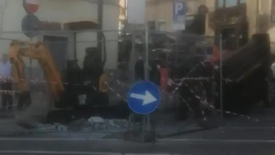 Lavori nel centro di Catanzaro, i residenti di Via Italia: “Il caos di un venerdì di agosto” images Lavori nel centro di Catanzaro, i residenti di Via Italia: “Il caos di un venerdì di agosto”