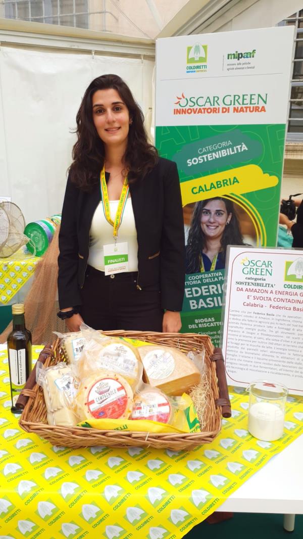 images L'imprenditrice calabrese Federica Basile della “Fattoria della Piana” sul podio del premio Oscar Green