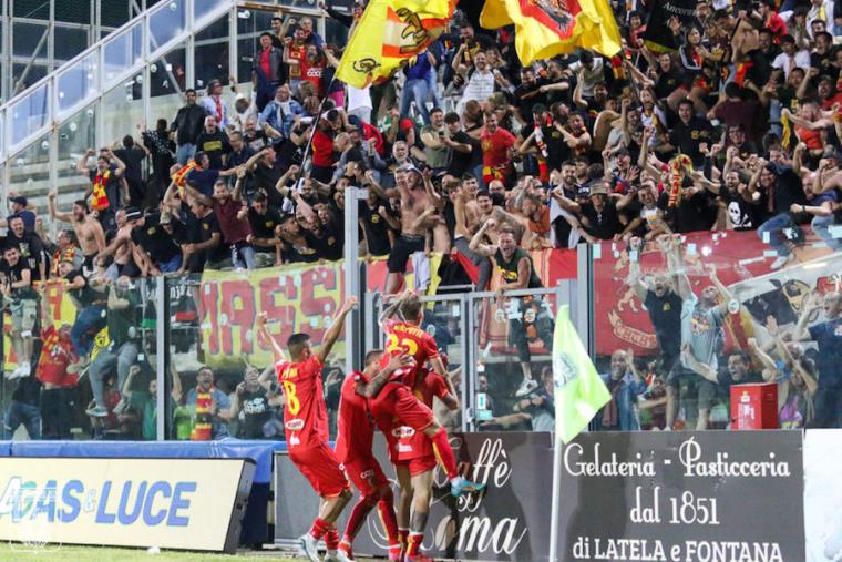 images Play-off, Catanzaro e Monopoli in campo alle 18: le probabili formazioni