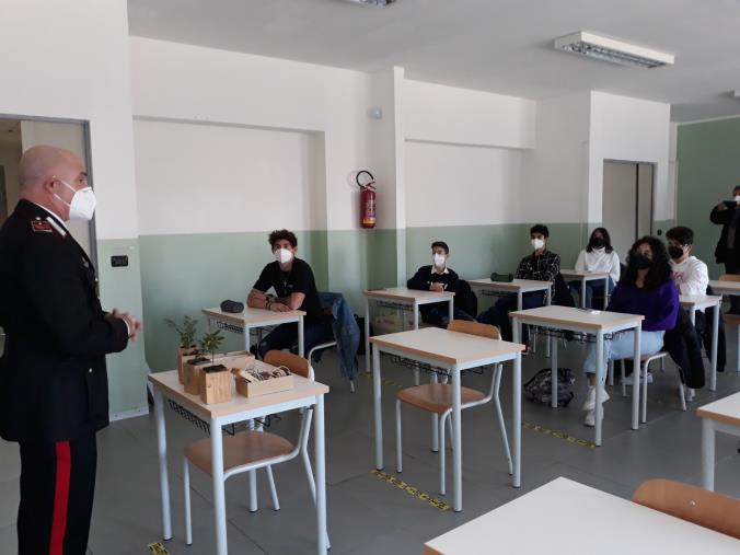 Biodiversità, anche gli studenti del Liceo Fermi di Catanzaro nel progetto “Un albero per la vita” images Biodiversità, anche gli studenti del Liceo Fermi di Catanzaro nel progetto “Un albero per la vita”