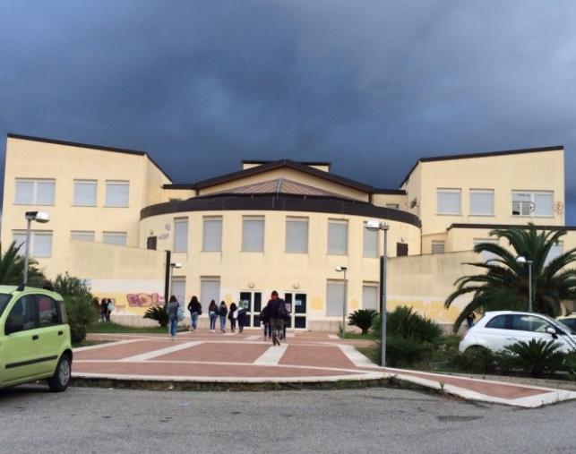 images L’IIS Fermi di Catanzaro Lido da domani apre le porte per gli Open Day, l'invito degli studenti: "Visita la scuola del tuo successo!"