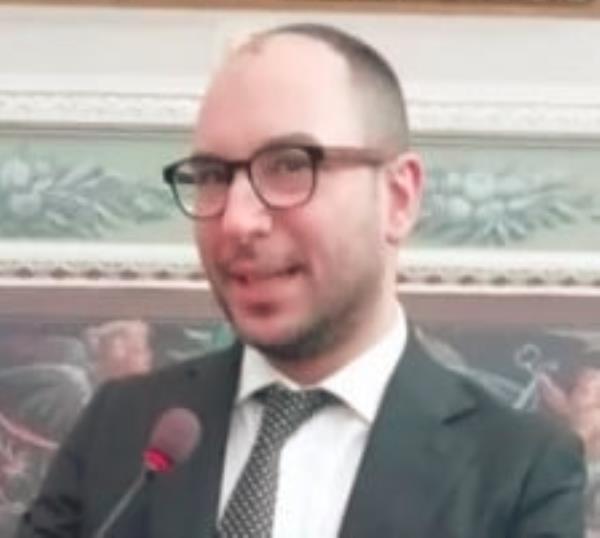 images Casali del Manco, danneggiata l’auto del consigliere comunale Fernando De Donato 