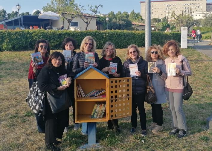 images A Catanzaro "Free library: prendi e lascia un libro" con il Soroptimist al Parco della Biodiversità