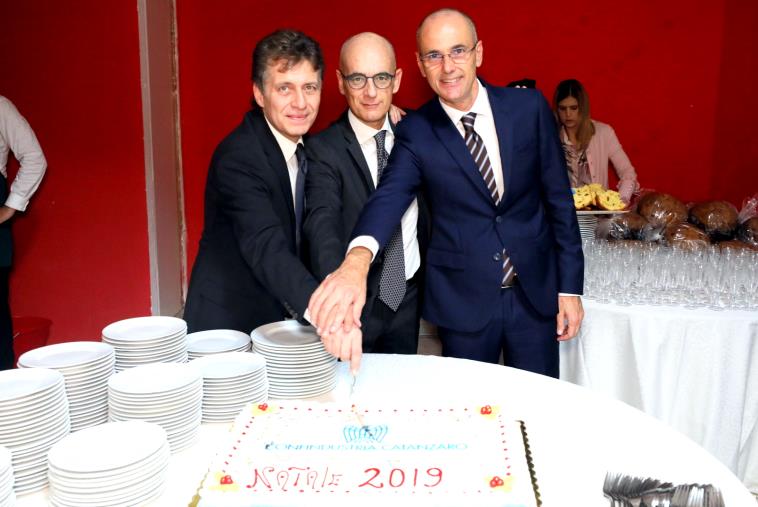images Sabato, l'Ordine Costantiniano conferirà la Medaglia d'Oro al Gonfalone della Città di Tropea