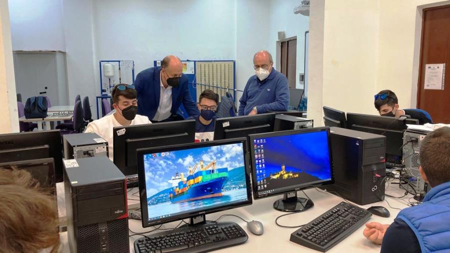 Catanzaro. L'Istituto Nautico Ferraris alla Festa degli Oceani presenta "NauticWeb 2021" images Catanzaro. L'Istituto Nautico Ferraris alla Festa degli Oceani presenta "NauticWeb 2021"