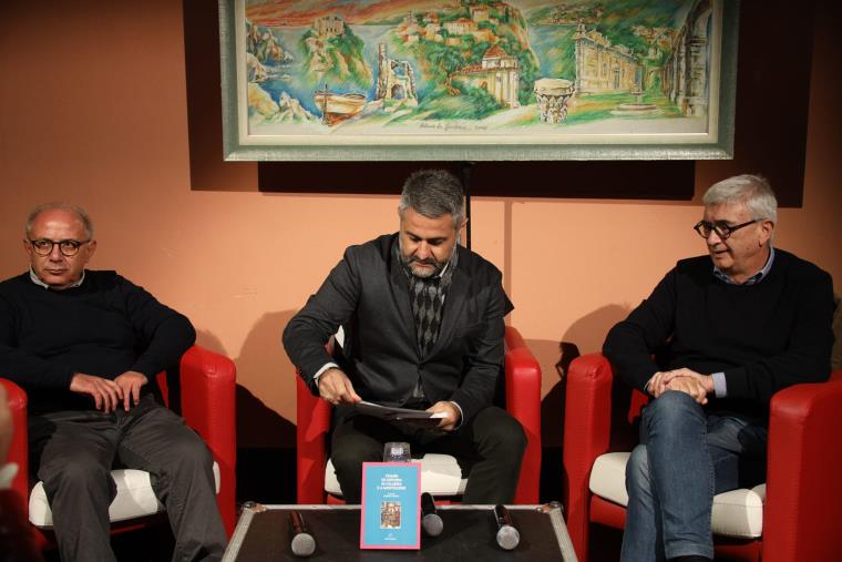 Festival "Leggere & Scrivere", grande partecipazione per l'ultima serata della rassegna vibonese images Festival "Leggere & Scrivere", grande partecipazione per l'ultima serata della rassegna vibonese