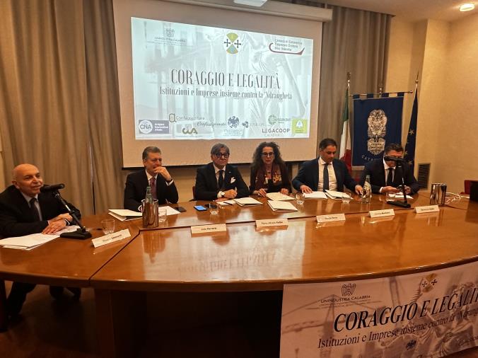 Coraggio e Legalità, a Catanzaro istituzioni e imprese insieme contro la ‘Ndrangheta   images Coraggio e Legalità, a Catanzaro istituzioni e imprese insieme contro la ‘Ndrangheta