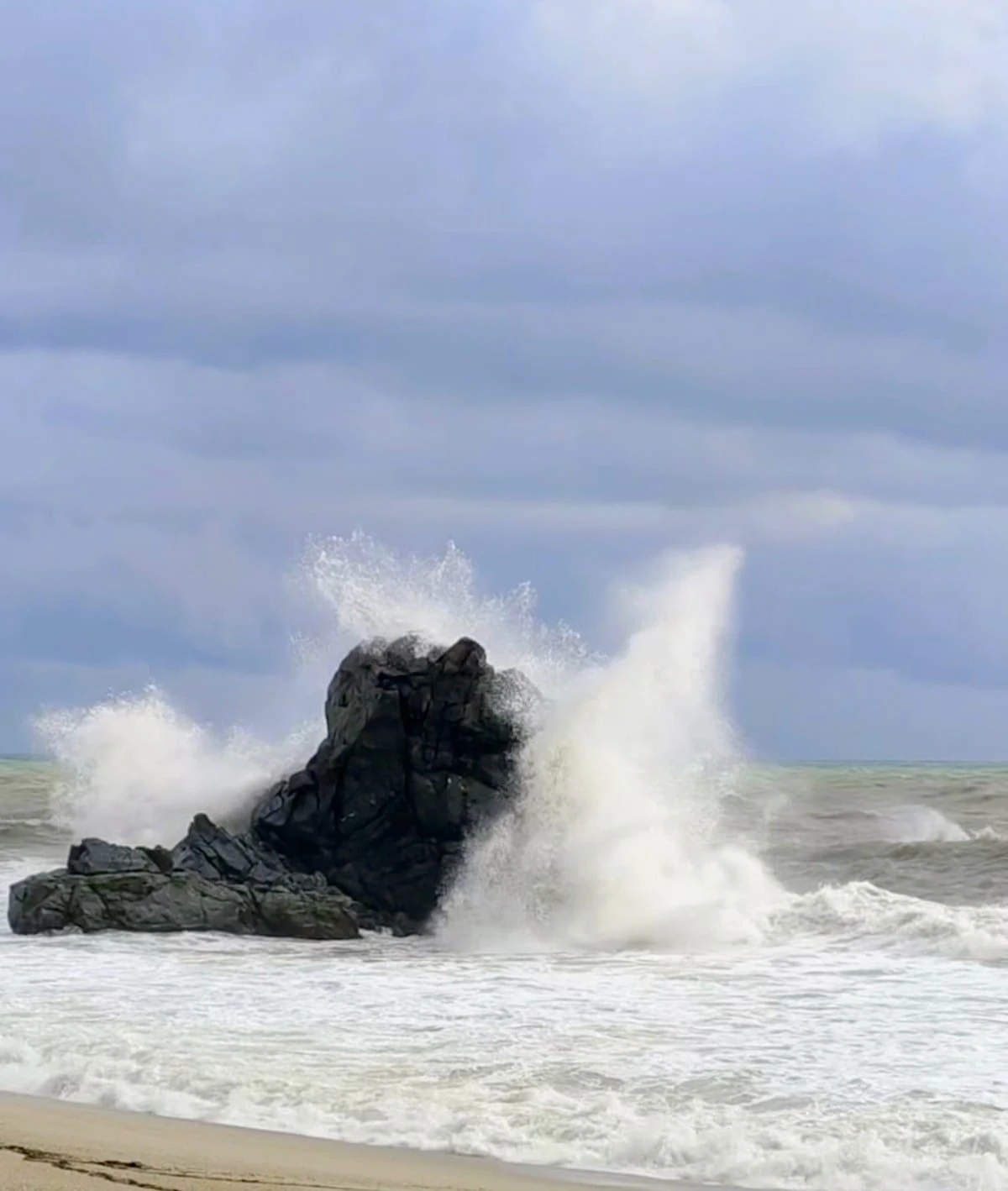 Maltempo sulla Calabria ionica, tra paura e imprudenza: quando la natura chiede rispetto