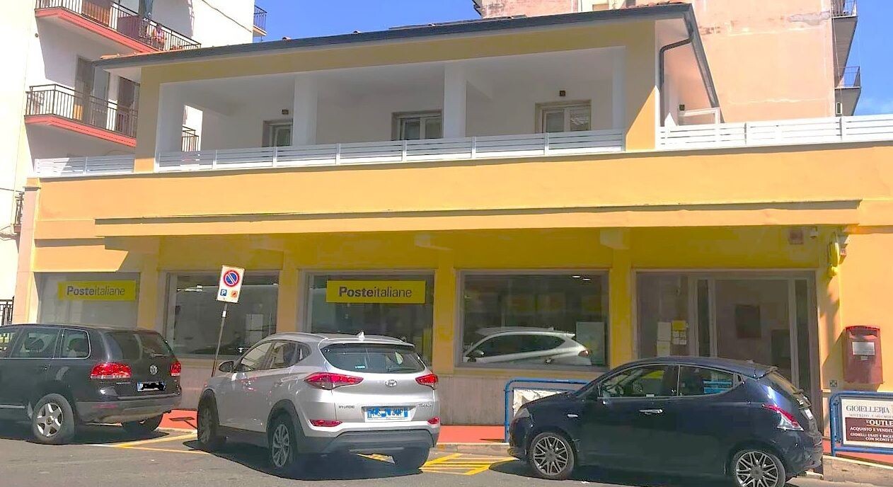 images Da Milano alla Calabria, Soverato meta delle vacanze gratuite di Poste Italiane
