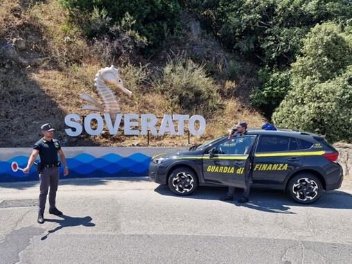 Blitz della Guardia di Finanza a Soverato: frode da 350mila euro su seconde case e residenze fittizie images Blitz della Guardia di Finanza a Soverato: frode da 350mila euro su seconde case e residenze fittizie