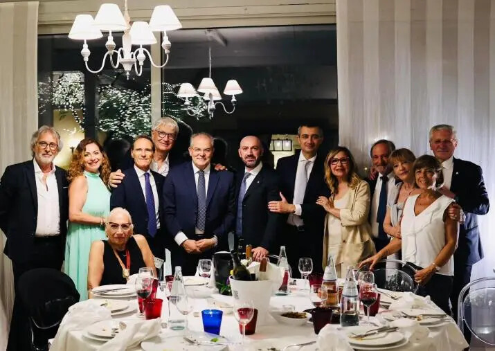 images Passaggio della campana al Lions Club Catanzaro Host da Danilo Iannello a Pietro Maglio