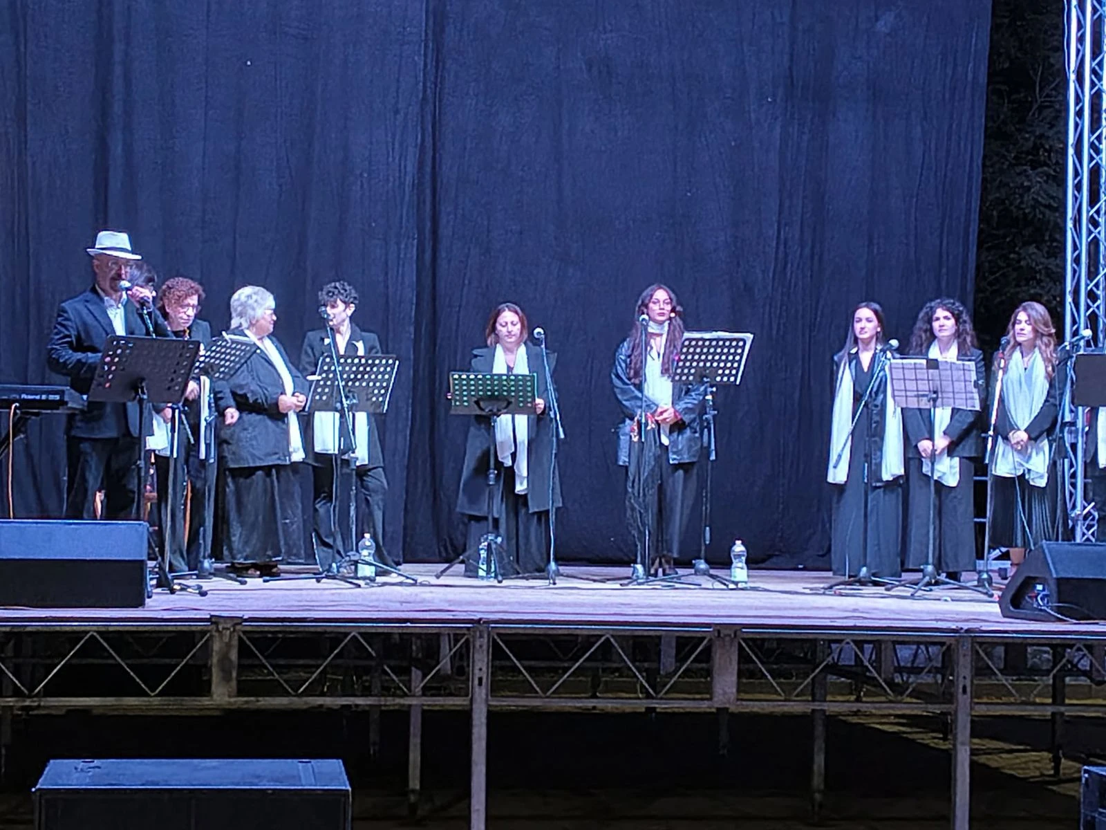 Strinari, Calavox e Gruppo Spes incantano il pubblico alla Festa dell'Uva di Catanzaro 