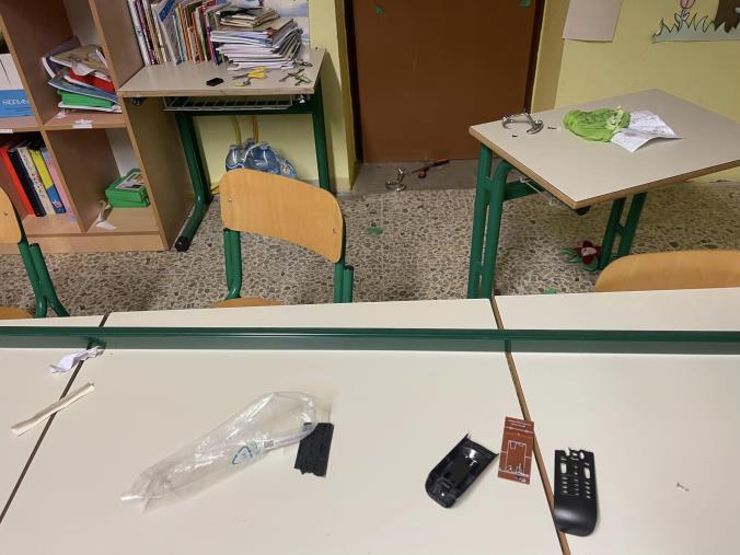 images Vandali irrompono di notte al Comprensivo di Rogliano: cittadina già teatro di analoghi raid