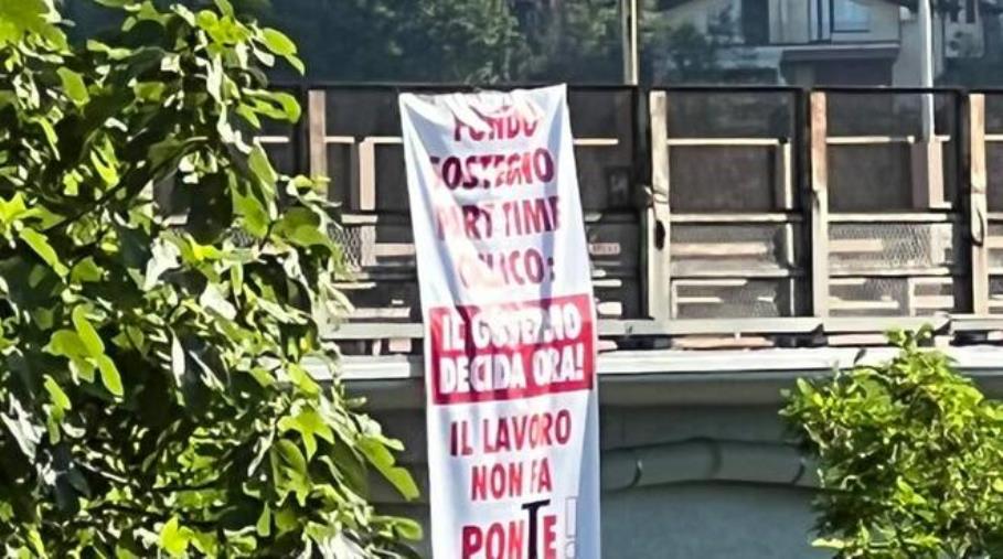 Catanzaro, "Il lavoro non fa ponte": striscione della Cgil sul ponte Morandi   images Catanzaro, "Il lavoro non fa ponte": striscione della Cgil sul ponte Morandi