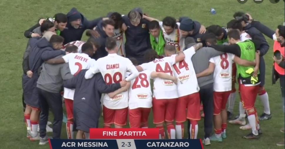MESSINA vs CATANZARO: 2-3 finale. Le Aquile espugnano il San Filippo-Scoglio dopo una prova di carattere images MESSINA vs CATANZARO: 2-3 finale. Le Aquile espugnano il San Filippo-Scoglio dopo una prova di carattere