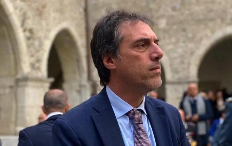 images Capodanno Catanzaro, il sindaco Fiorita vieta i botti e bevande in vetro: multe fino a 500 euro 