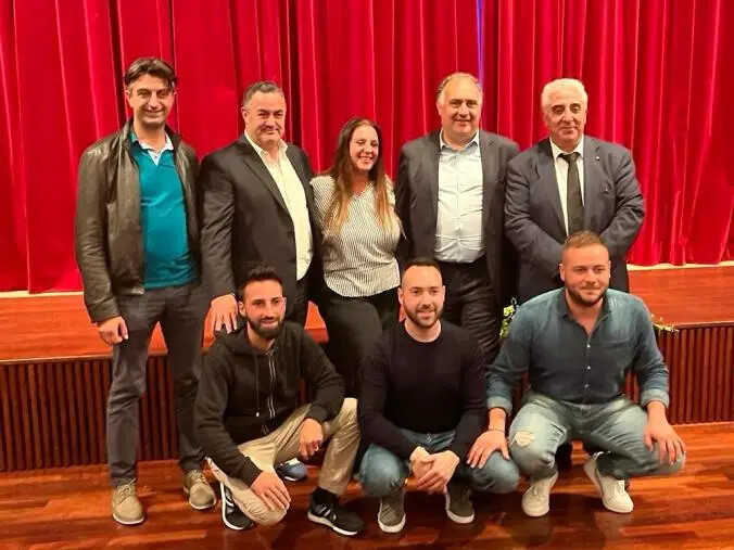 I vigili del fuoco salvano quattro cavalli nel Reggino images I vigili del fuoco salvano quattro cavalli nel Reggino