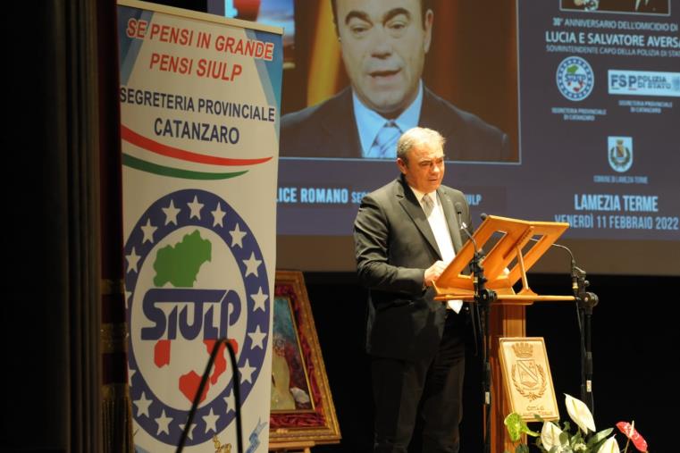 Romano (SIULP): "Il Governo non ha mantenuto le promesse, finora solo tagli" images Romano (SIULP): "Il Governo non ha mantenuto le promesse, finora solo tagli"