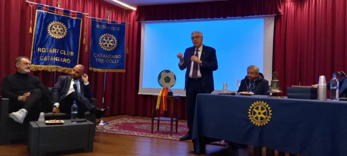 images Iniziativa del Rotary Club Catanzaro e del Rotary Club Tre Colli con Foresti e Vivarini 