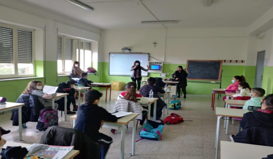 Catanzaro. L'Ic Nord/Est Manzoni e il Centro Solidale Calabrese aderiscono al progetto "Tutte le strade portano a scuola" images Catanzaro. L'Ic Nord/Est Manzoni e il Centro Solidale Calabrese aderiscono al progetto "Tutte le strade portano a scuola"