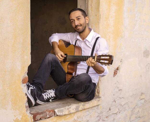 images Coronavirus. Dalla Lombardia arriva il canto di speranza dell’artista calabrese Michelangelo Giordano

 