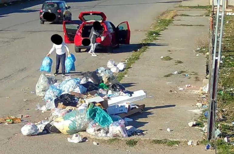 Abbandono rifiuti, decine di multe nelle ultime settimane a Isola Capo Rizzuto images Abbandono rifiuti, decine di multe nelle ultime settimane a Isola Capo Rizzuto