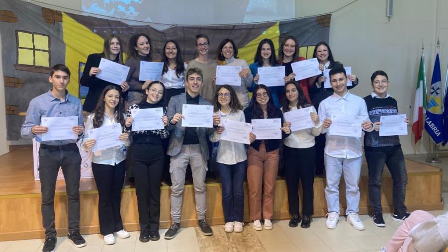 L'ambasciata francese premia gli alunni del liceo "Enrico Fermi" di Catanzaro images L'ambasciata francese premia gli alunni del liceo "Enrico Fermi" di Catanzaro
