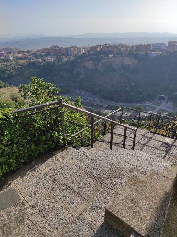 Catanzaro, pulita la scalinata di via Santa Maria di Mezzogiorno images Catanzaro, pulita la scalinata di via Santa Maria di Mezzogiorno