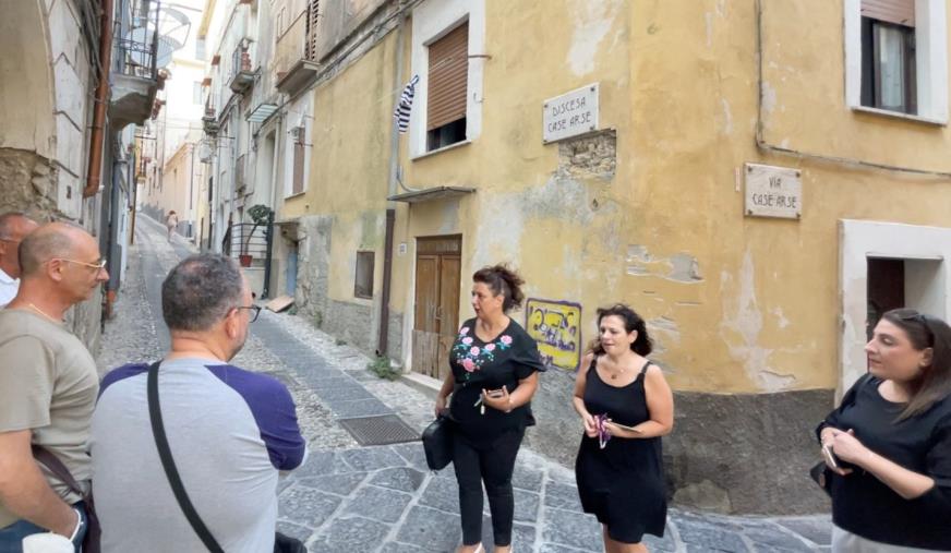 images Sos 118 a Catanzaro, dove le ambulanze non intervengono nei vicoli del centro: "Paura di morire così"