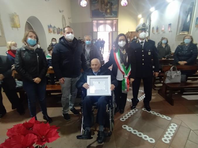 Isola Capo Rizzuto festeggia i cento anni di 'u Zzu' Titta', al secolo Giambattista Murica (FOTO) images Isola Capo Rizzuto festeggia i cento anni di 'u Zzu' Titta', al secolo Giambattista Murica (FOTO)