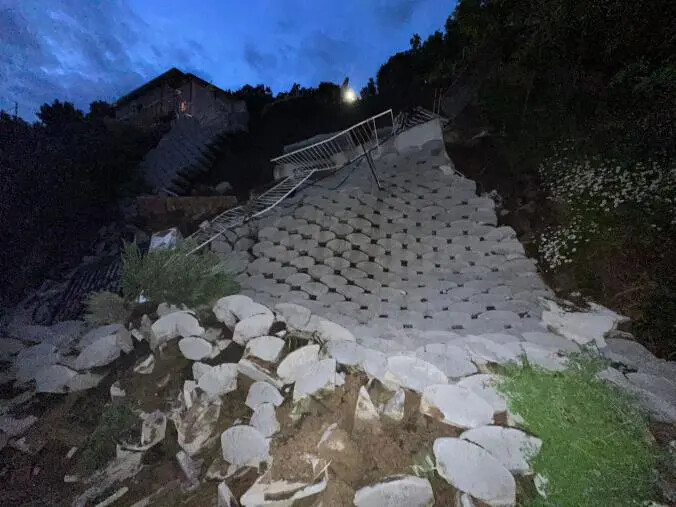 images Crollo in zona Janò, Scarpino: "Ringraziamo la buona sorte e l’efficienza della macchina comunale"